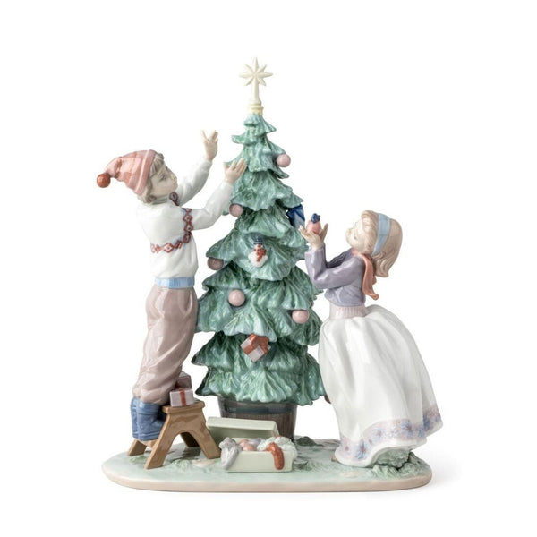 Load image into Gallery viewer, Lladro Trimming The Tree Figurine