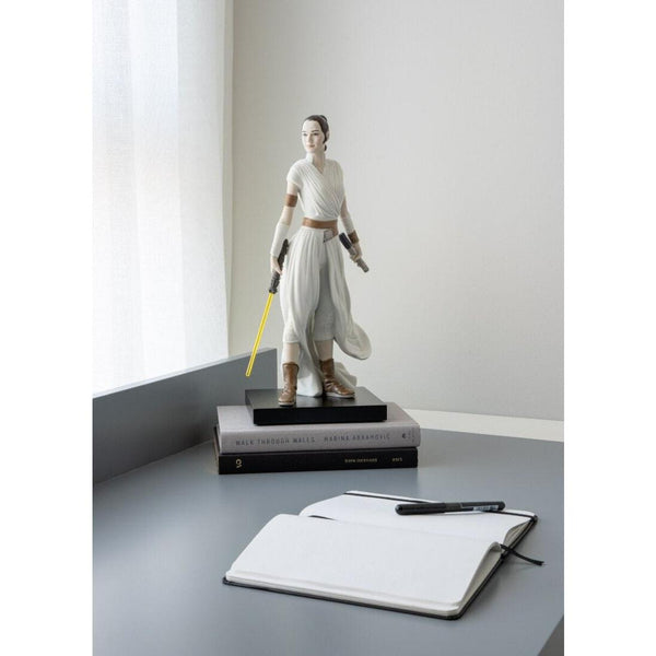 Load image into Gallery viewer, Lladro Rey™ Sculpture