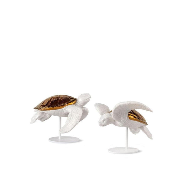 Load image into Gallery viewer, Lladro Sea Turtles Couple (White - Copper) Sculpture
