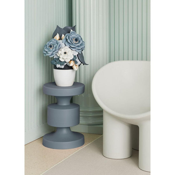 Load image into Gallery viewer, Lladro Vase with Flowers - Blue