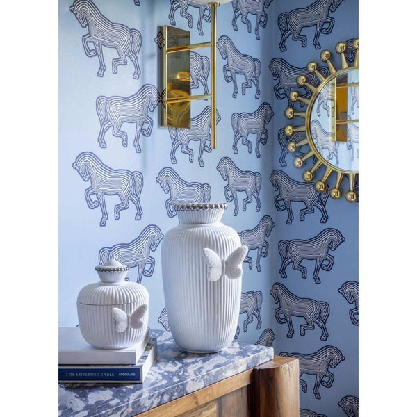Load image into Gallery viewer, Lladro Lady Luck By Olga Hanono Vase
