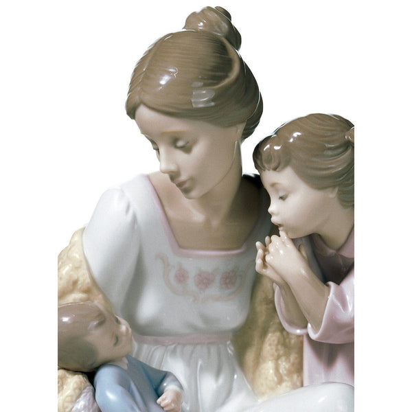 Load image into Gallery viewer, Lladro Welcome to The Family Figurine