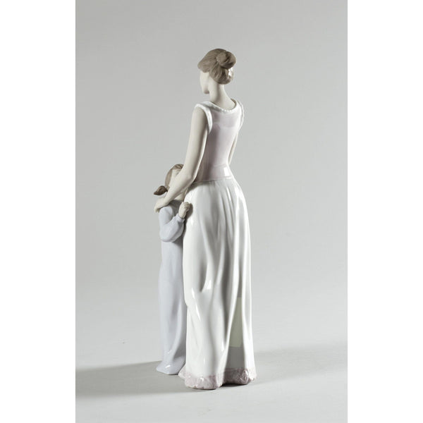 Load image into Gallery viewer, Lladro Someone to Look up to Mother Figurine
