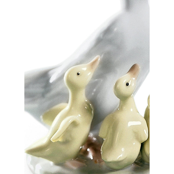 Load image into Gallery viewer, Lladro How Do You Do Duck Figurine