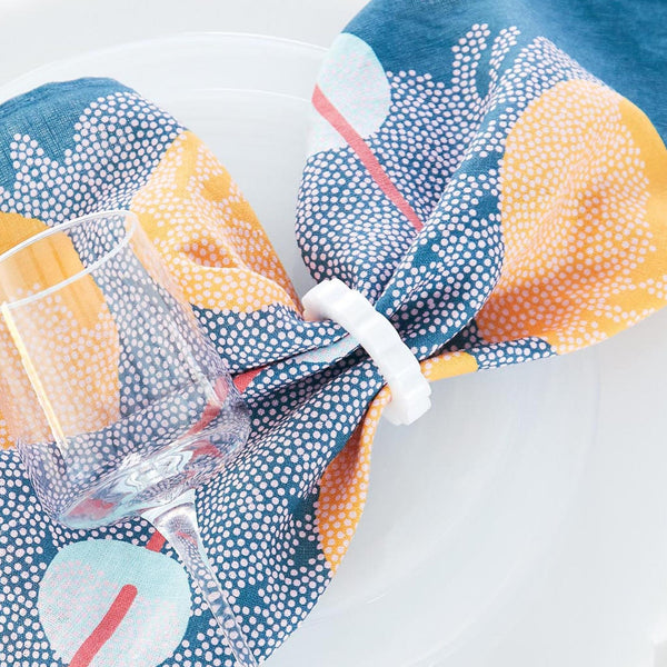 Load image into Gallery viewer, Mariposa White Scallop Napkin Ring Set of 4