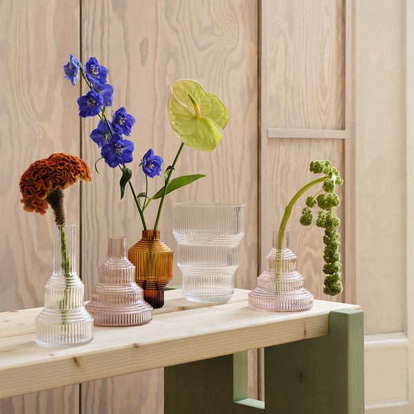 Load image into Gallery viewer, Kosta Boda Pavilion Tulip Vase Clear