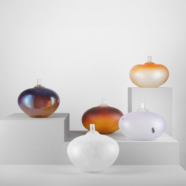 Load image into Gallery viewer, Kosta Boda Beans Orange