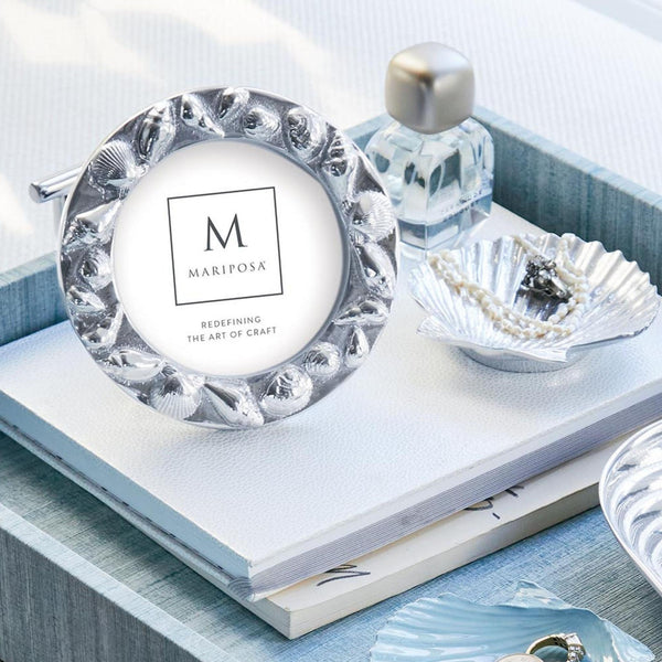 Load image into Gallery viewer, Mariposa Round Seashell Border 4x4 Frame