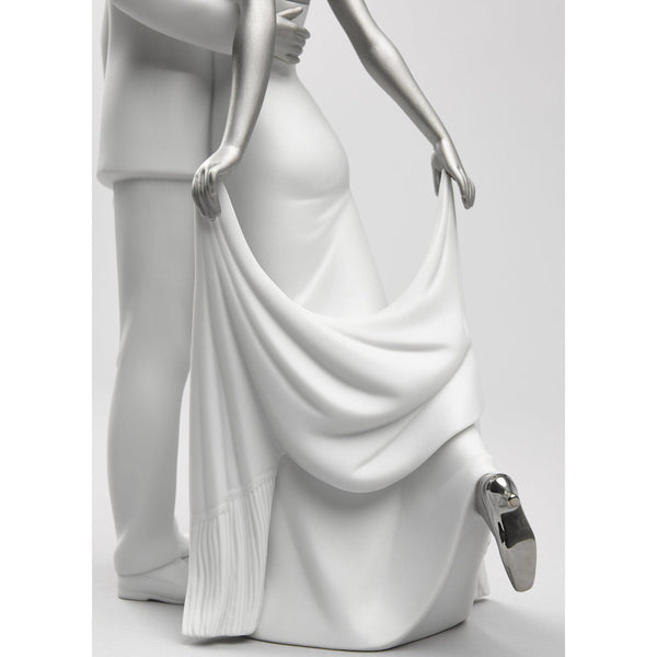 Load image into Gallery viewer, Lladro Happy Anniversary Couple Figurine - Silver Lustre