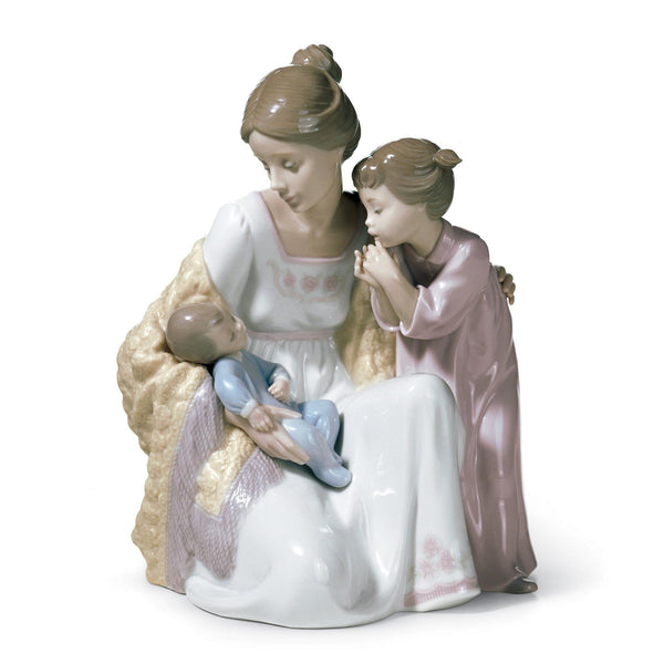 Load image into Gallery viewer, Lladro Welcome to The Family Figurine