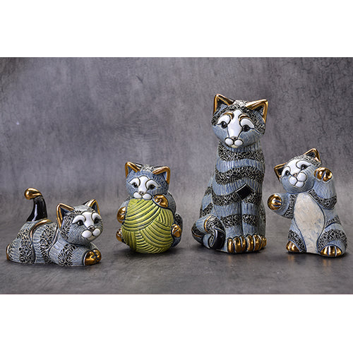 Load image into Gallery viewer, De Rosa Collections Striped Kitten with Yarn Ball Figurine