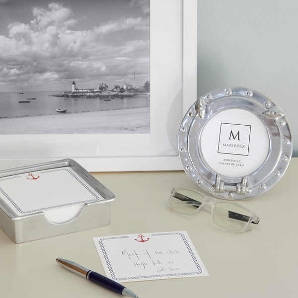 Load image into Gallery viewer, Mariposa Porthole Frame
