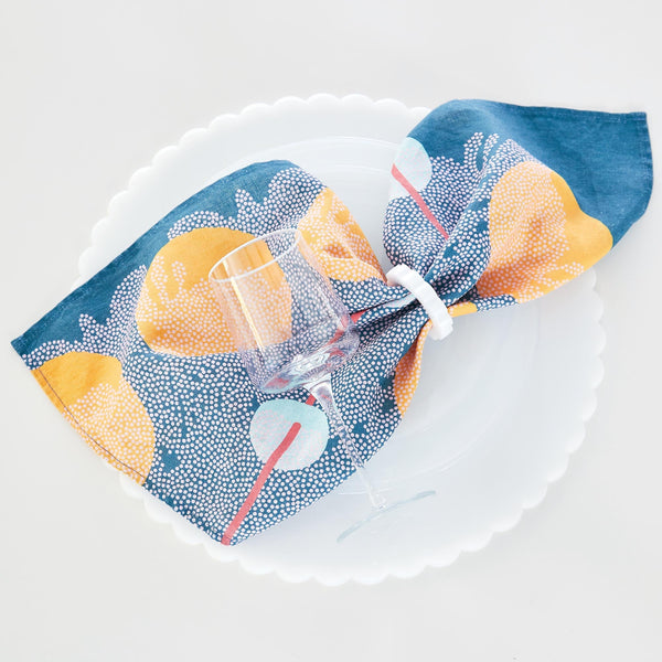 Load image into Gallery viewer, Mariposa White Scalloped Acrylic 15" Placemat Set of 2