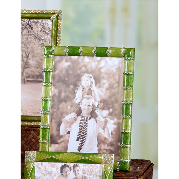 Load image into Gallery viewer, Jay Strongwater Pierce Striped 5 x 7 Frame - Leaf Green