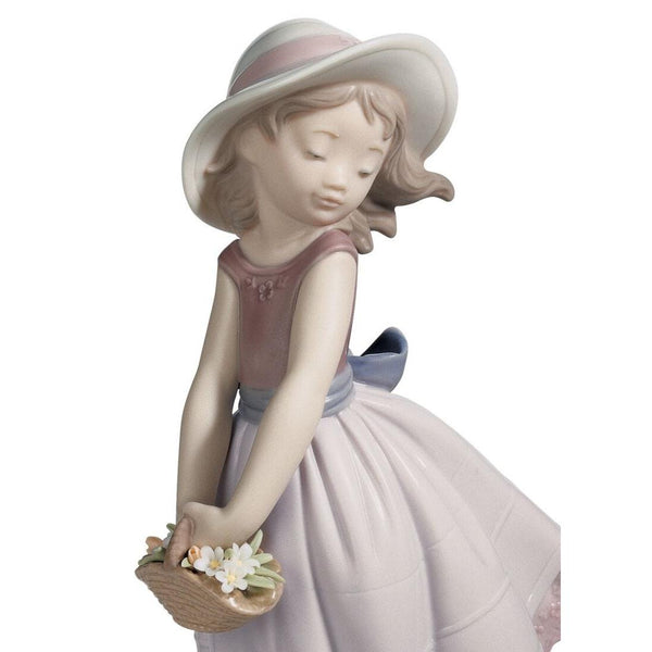 Load image into Gallery viewer, Lladro Pretty Innocence Girl Figurine