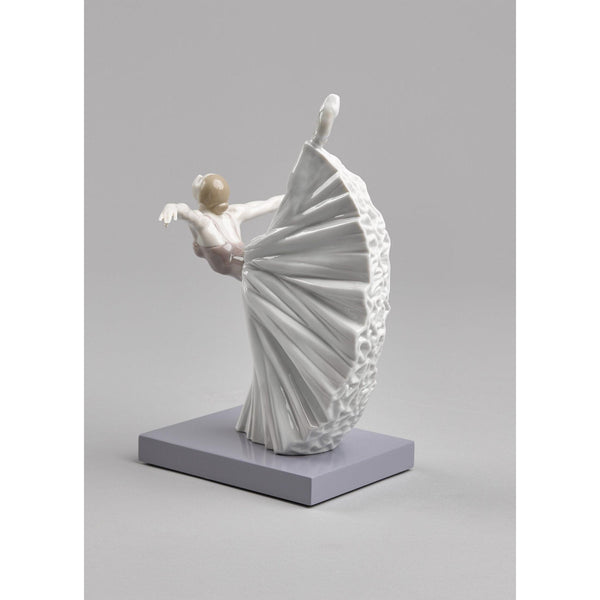 Load image into Gallery viewer, Lladro Giselle Arabesque Ballet Figurine