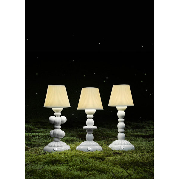 Load image into Gallery viewer, Lladro Cactus Firefly Table Lamp - White