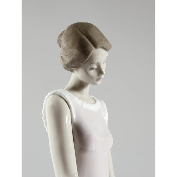 Load image into Gallery viewer, Lladro Someone to Look up to Mother Figurine