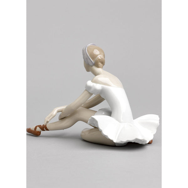Load image into Gallery viewer, Lladro Rose Ballet Figurine