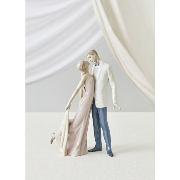 Load image into Gallery viewer, Lladro Happy Anniversary Couple Figurine
