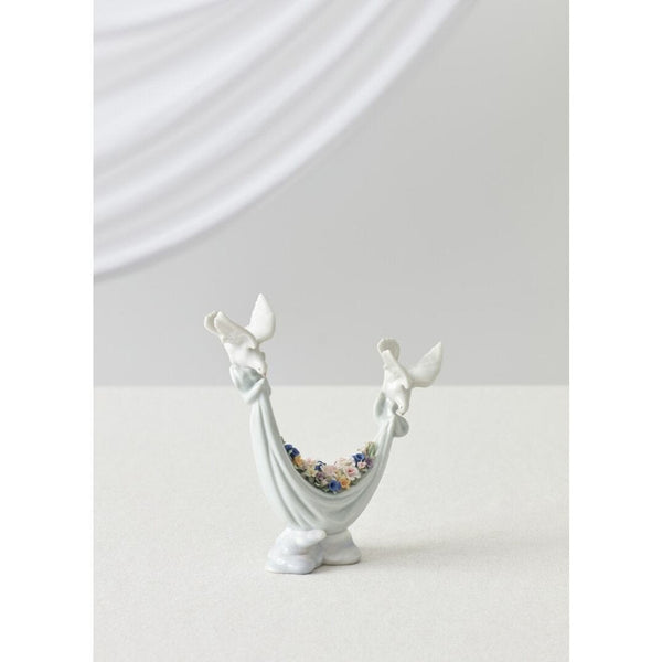 Load image into Gallery viewer, Lladro Petals of Peace Doves Figurine