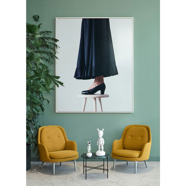 Load image into Gallery viewer, Lladro The White Guest Figurine - Large