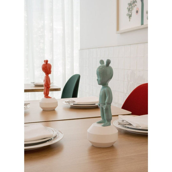 Load image into Gallery viewer, Lladro The Red Guest Figurine - Small