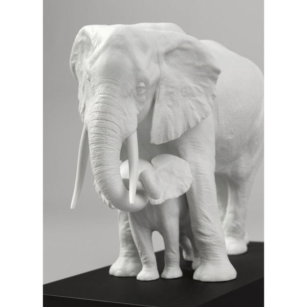 Load image into Gallery viewer, Lladro Leading The Way Elephants White Sculpture