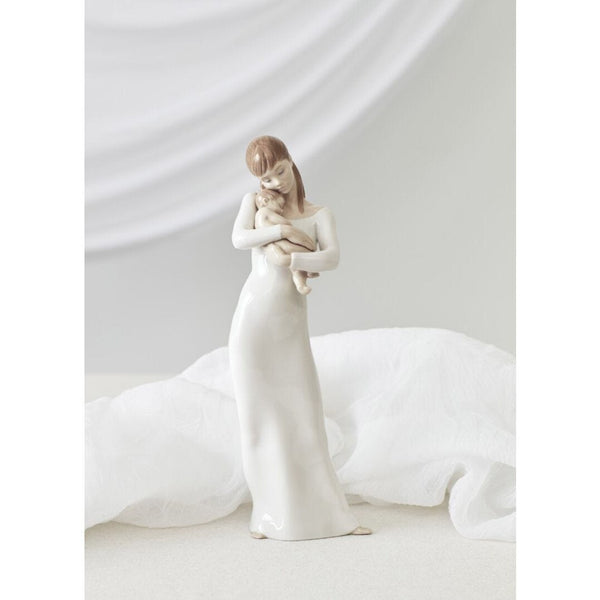 Load image into Gallery viewer, Lladro Goodnight My Angel Mother Figurine