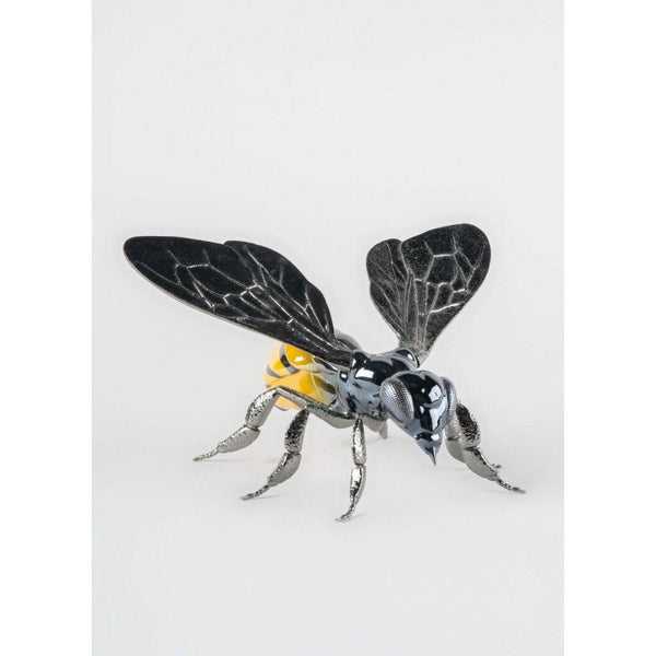 Load image into Gallery viewer, Lladro Bee Sculpture