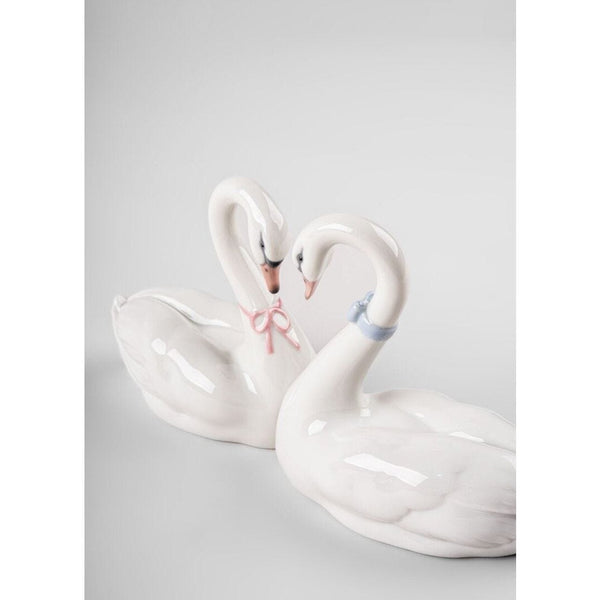 Load image into Gallery viewer, Lladro Endless Love - Cake Topper
