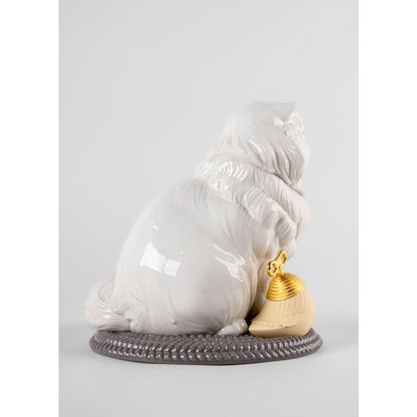 Load image into Gallery viewer, Lladro Persian Cat Sculpture
