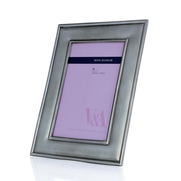 Load image into Gallery viewer, Royal Selangor English Photoframe 5R