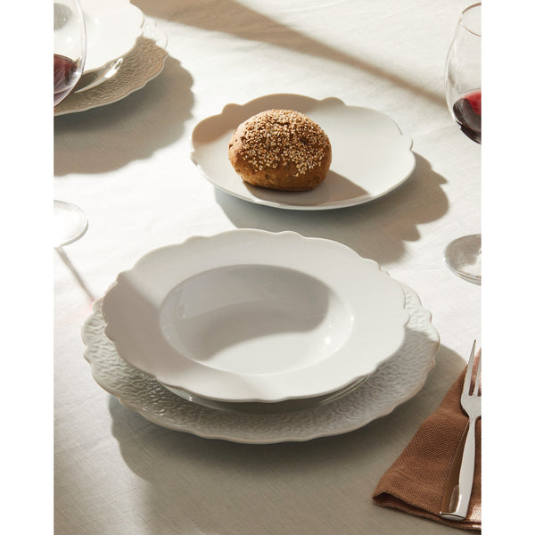 Load image into Gallery viewer, Alessi Dressed Dinner Plate, Set of 4