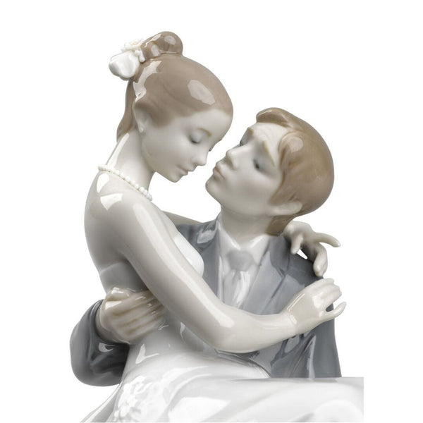 Load image into Gallery viewer, Lladro The Happiest Day Couple Figurine Type 356