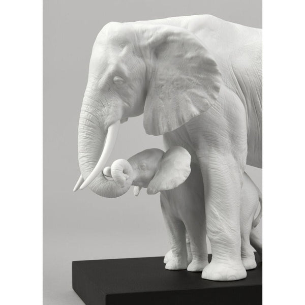 Load image into Gallery viewer, Lladro Leading The Way Elephants White Sculpture
