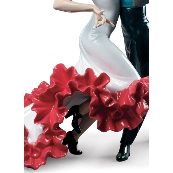 Load image into Gallery viewer, Lladro Flamenco Dancers Couple Figurine
