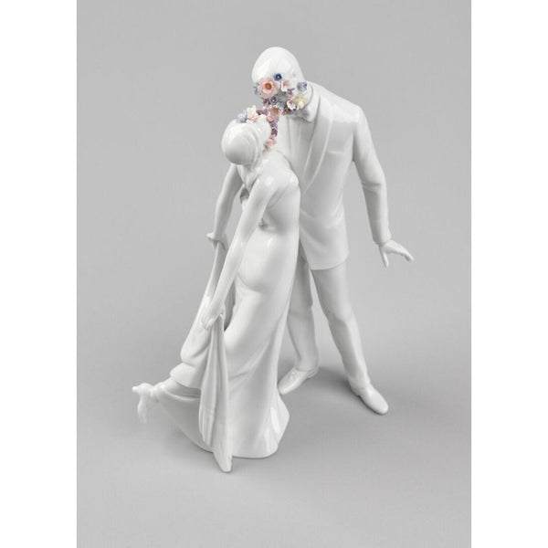 Load image into Gallery viewer, Lladro Love I Couple Figurine
