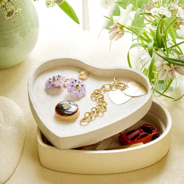 Load image into Gallery viewer, AERIN Shagreen Heart Jewelry Box, Cream