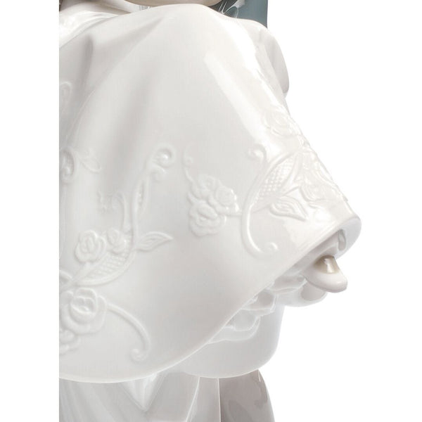 Load image into Gallery viewer, Lladro The Happiest Day Couple Figurine Type 357