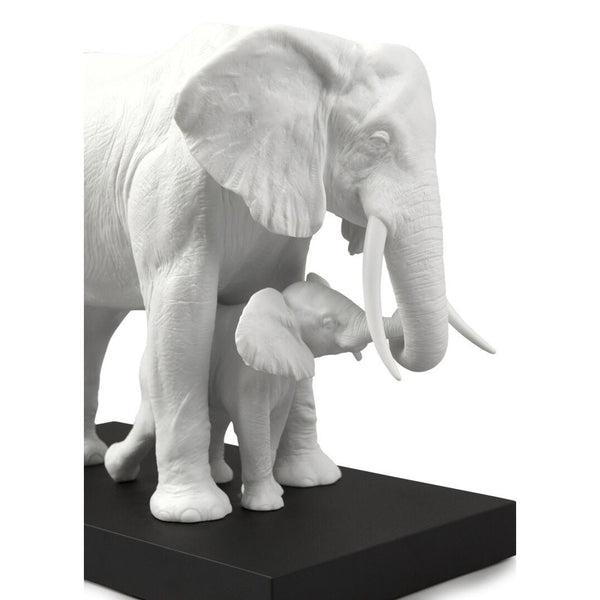 Load image into Gallery viewer, Lladro Leading The Way Elephants White Sculpture