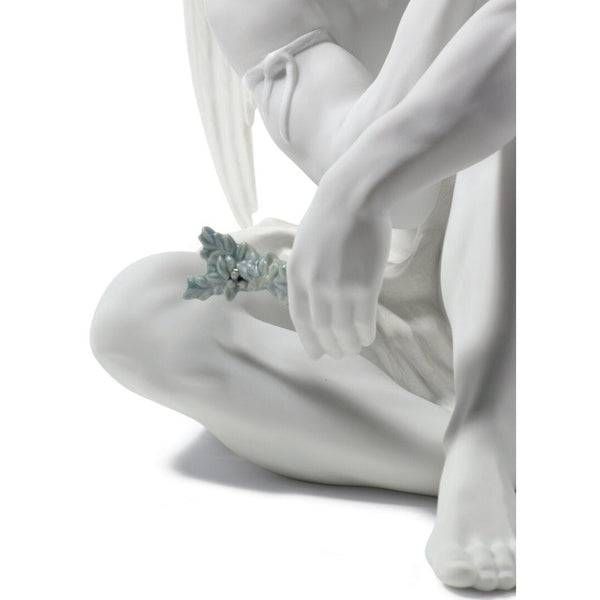 Load image into Gallery viewer, Lladro Protective Angel Figurine