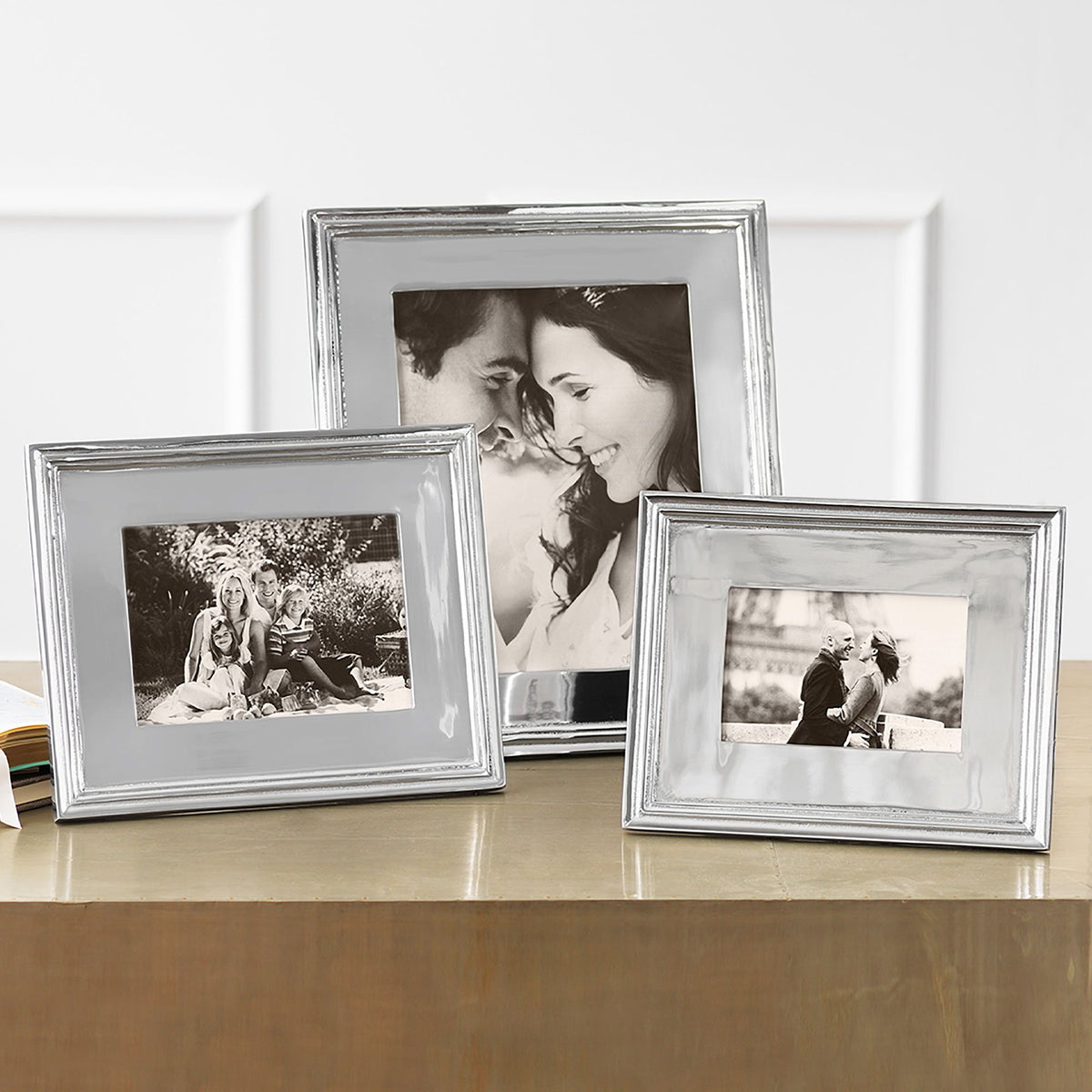 Mariposa Classic 8x10 Frame Lifelong Collectibles