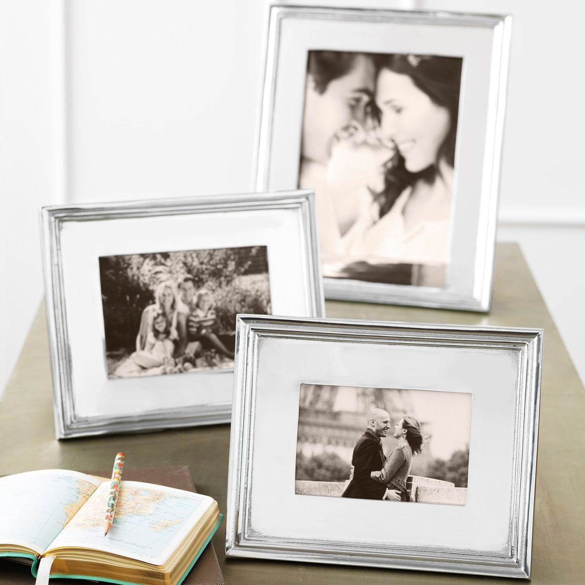 Mariposa Classic 8x10 Frame Lifelong Collectibles