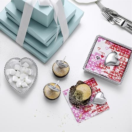 Load image into Gallery viewer, Mariposa Heart Beaded Napkin Box