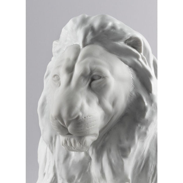 Load image into Gallery viewer, Lladro Lion with Cub Figurine