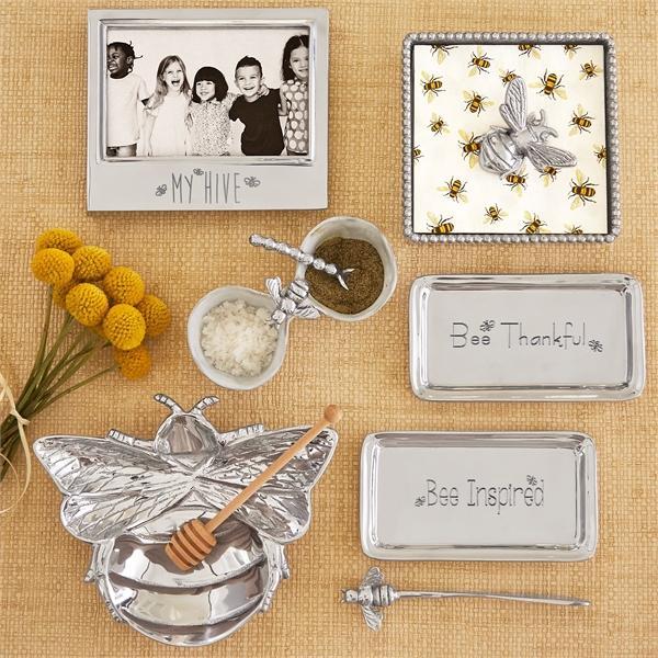 Load image into Gallery viewer, Mariposa Honeybee Napkin Box