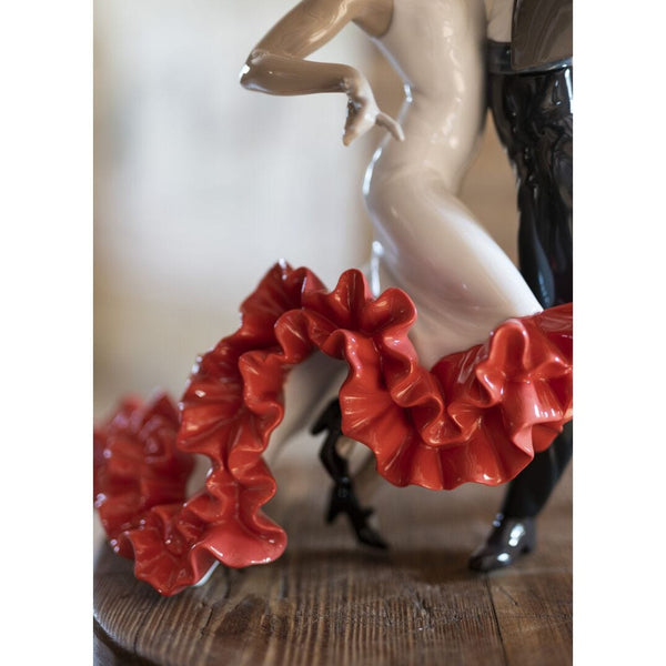 Load image into Gallery viewer, Lladro Flamenco Dancers Couple Figurine