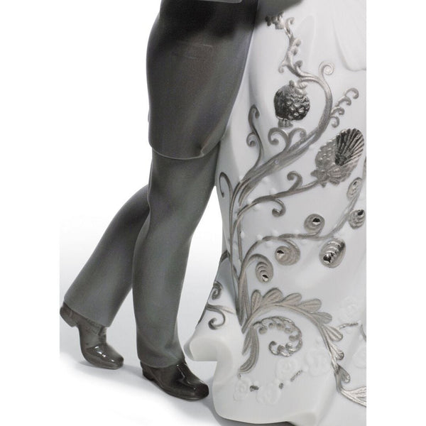 Load image into Gallery viewer, Lladro Lovers' Waltz Couple Figurine - Silver Lustre
