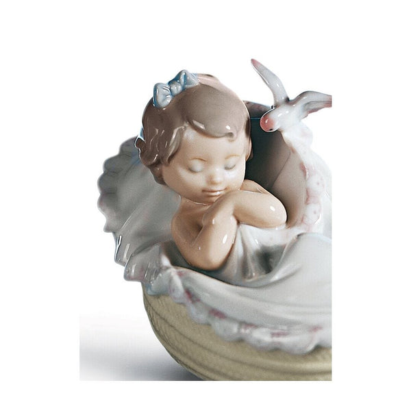 Load image into Gallery viewer, Lladro Comforting Dreams Girl Figurine